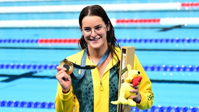   Kaylee McKeown revalidó el oro en los 100 metros espalda e impuso nuevo récord olímpico 