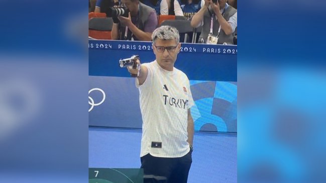   Yusuf Dikec, el tirador turco que ganó medalla en París 2024 con una mano en el bolsillo 