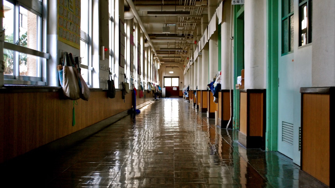 Sistema frontal: las regiones y comunas que no tendrán clases este viernes