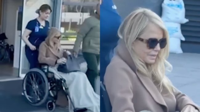 Viralizan video de Cecilia Bolocco saliendo de una clínica en silla de ruedas