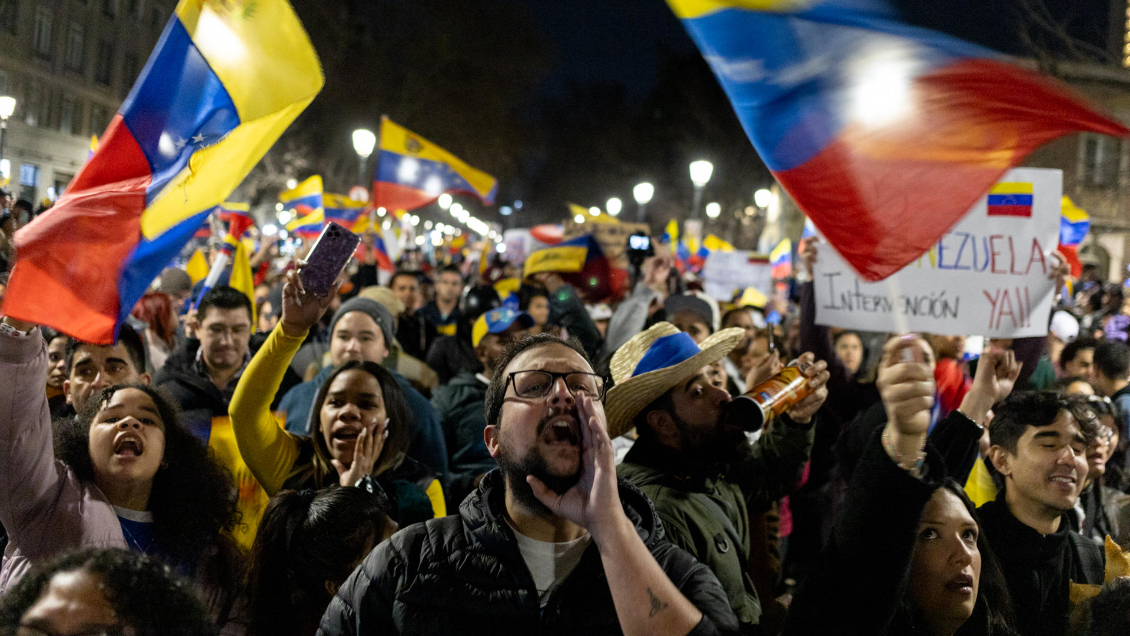 Cientos de venezolanos protestaron contra Maduro en el centro de Santiago