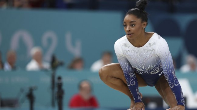   Simone Biles tuvo caída y quedó sin medalla en la barra de equilibrio 