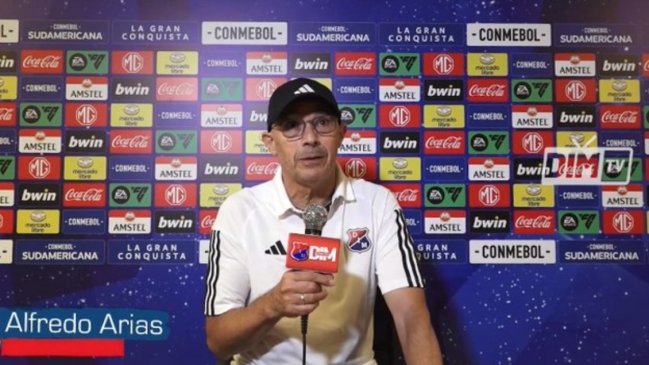 Alfredo Arias dejó Independiente Medellín a días de duelo con Palestino por la Sudamericana