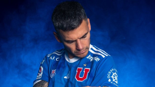 Charles Aránguiz entrenó con normalidad en la U y apunta al Superclásico