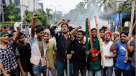 Primera ministra renunció y escapó de Bangladesh debido a fuertes protestas