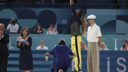   Simone Biles y Jordan Chiles hicieron reverencia ante el oro de Rebeca Andrade 