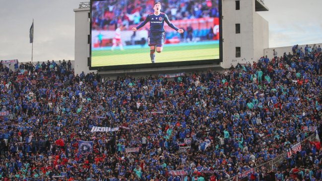 Informe arbitral detalla uso de bengalas por parte de hinchas de Universidad de Chile