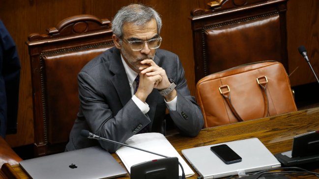 Ministro Cordero reconoció asesoría a notarios: Se hizo público cuando fui nombrado