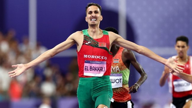 Marroquí Soufiane El-Bakkali revalidó su oro en los 3.000 obstáculos