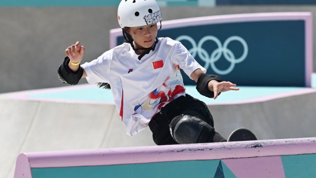 China Hoy: Una niña de 11 años en París