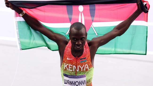 Wanyonyi ganó la medalla de oro en los 800 metros por una centésima