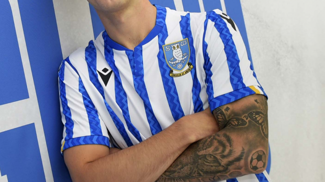 Club inglés expulsará del estadio a hinchas que usen camisetas falsificadas