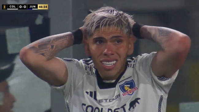 [VIDEO] Colo Colo tuvo claras oportunidades ante Junior con disparos de Palacios y Cepeda