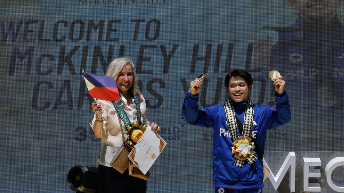 Filipinas recibió como un héroe al gimnasta Yulo, doble oro en los JJ.OO. de París