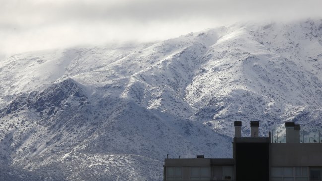   Alerta preventiva por probabilidad de viento blanco en la cordillera capitalina 