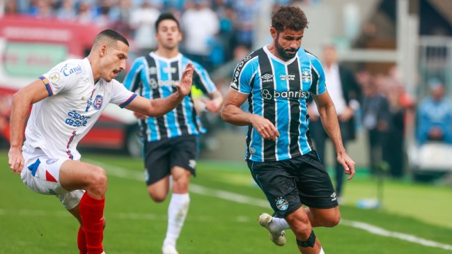 Alexander Aravena tuvo su primera titularidad en la caída de Gremio ante Bahía