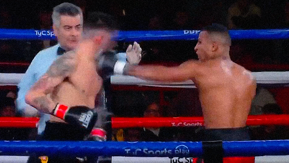 [VIDEO] Boxeador brasileño perdió el título por noquear a su rival después de la campana