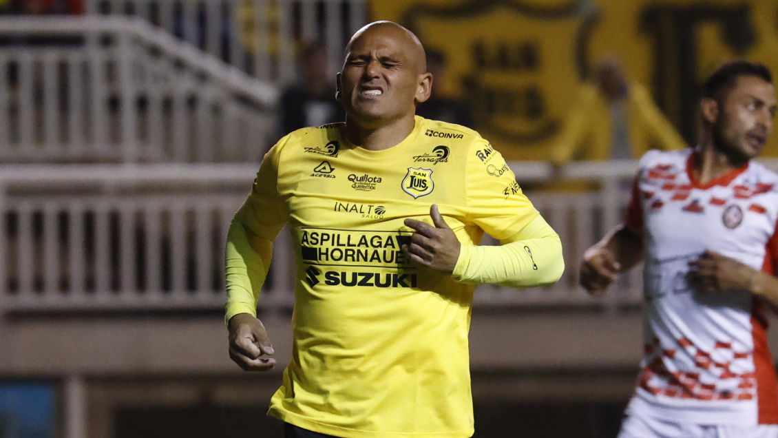 Humberto Suazo se perderá lo que resta de temporada