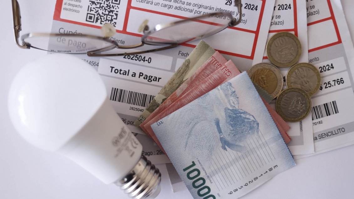 Cuentas de la luz subirán hasta 22% en octubre