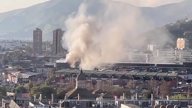   Incendio afecta a locales comerciales en el sector de La Vega Central 