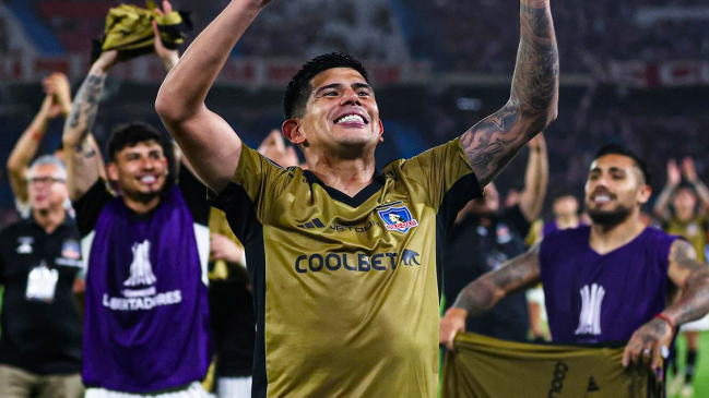 [VIDEO] Las emotivas arengas de Almirón y Pavez en la clasificación de Colo Colo a cuartos en la Libertadores