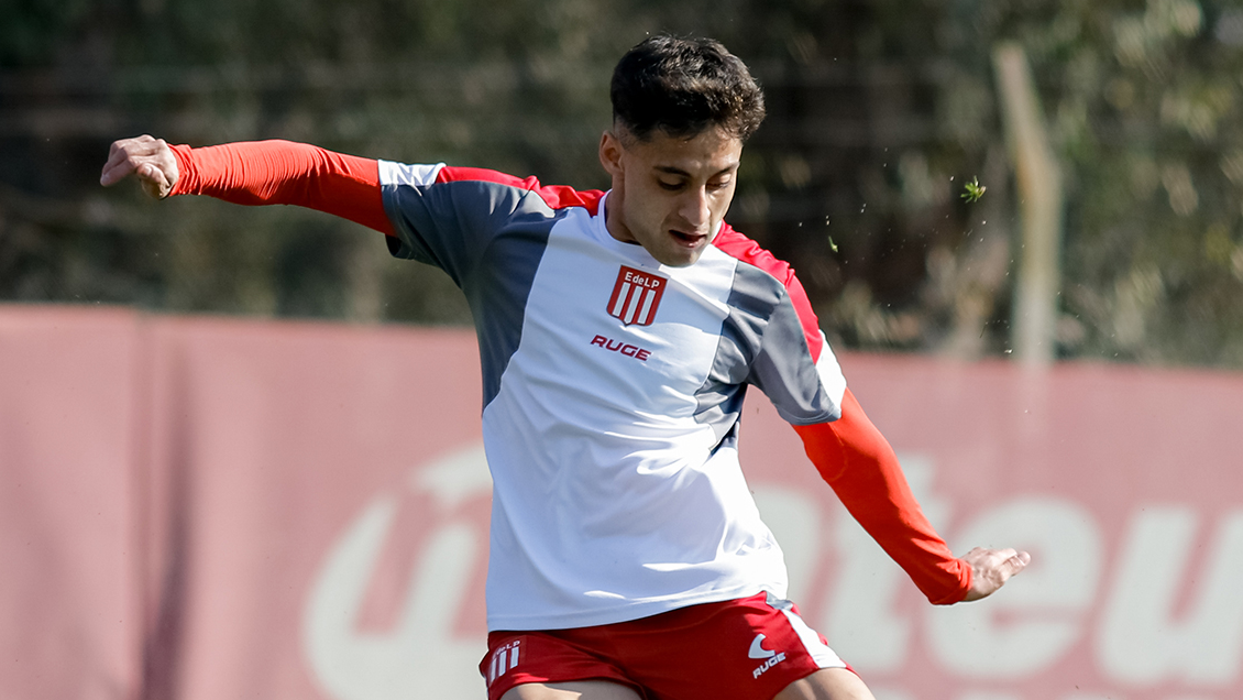 Javier Altamirano sufrió una lesión y será baja en Estudiantes de La Plata