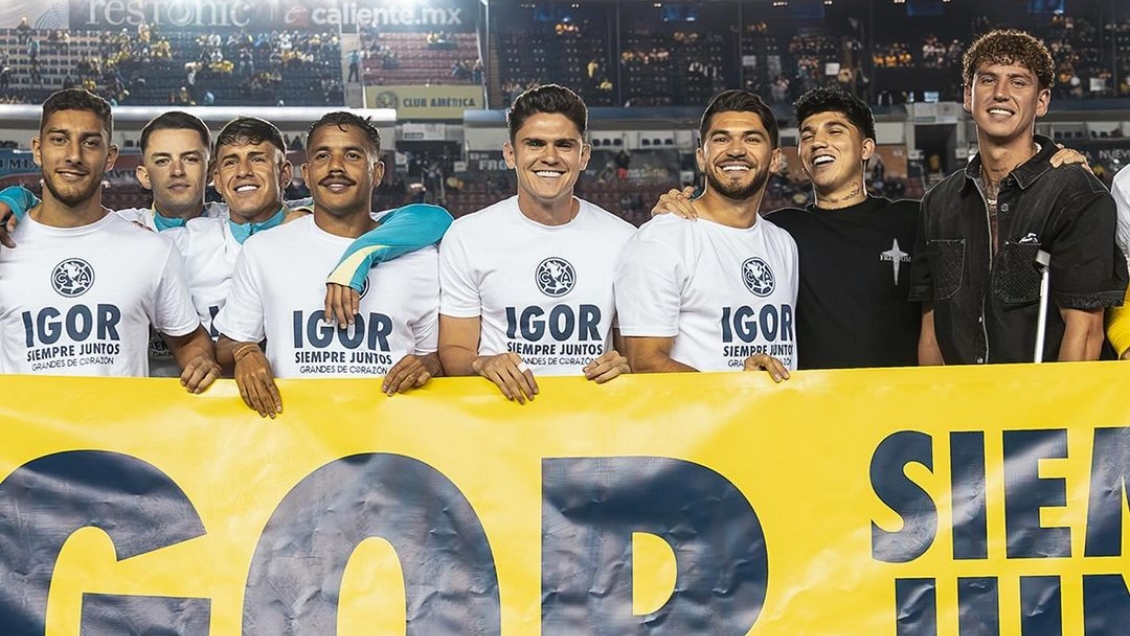 [VIDEO] Igor Lichnovsky recibió en cancha el apoyo de sus compañeros