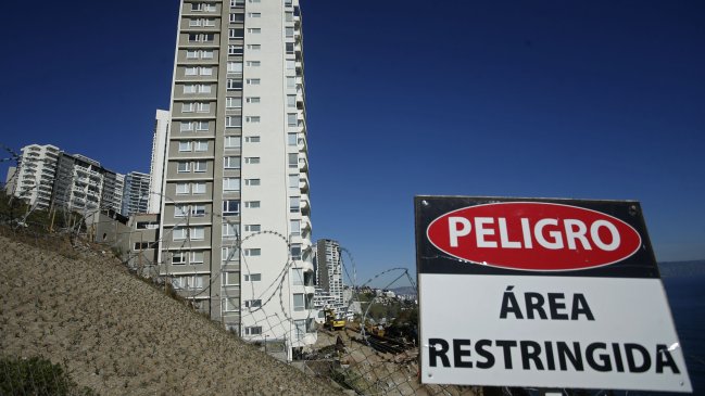 Socavones: Contraloría detectó irregularidades en aprobación de colectores