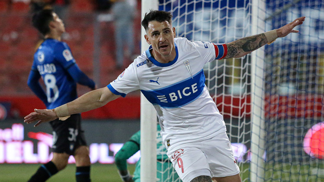 Zampedri sobre el récord de la UC: El delantero vive del gol y me pone feliz convertir