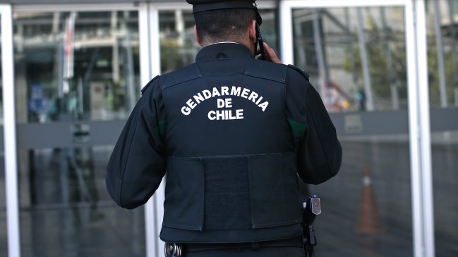Gendarme fue amenazado y apuñalado por internos en cárcel de Concepción