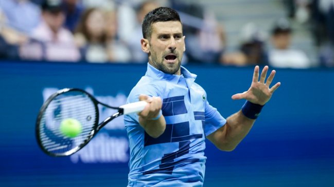 Novak Djokovic cumplió con solvencia en su estreno en el US Open