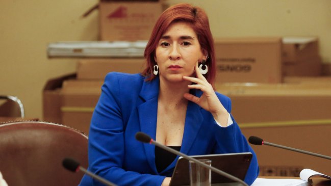 Caso Democracia Viva: Diputada Catalina Pérez entregó su celular a la Fiscalía