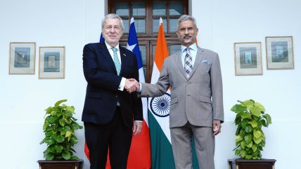   Cancilleres de India y Chile conversan sobre cooperación en materia comercial e inversión 