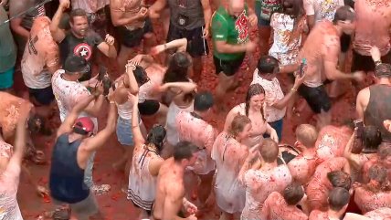   Tomatina tiñó de rojo localidad española de Buñol 