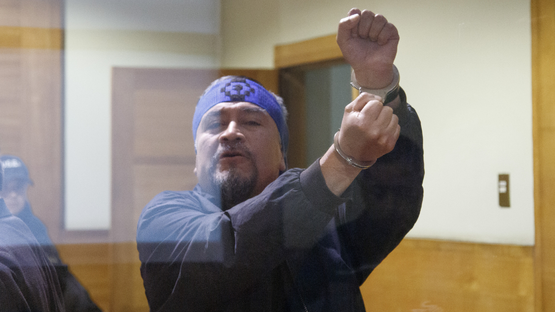 Llaitul depuso huelga de hambre tras recibir visita de senadora Campillai