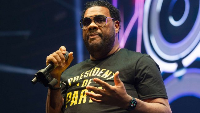 Rapero estadounidense Fatman Scoop fallece tras colapsar en el escenario