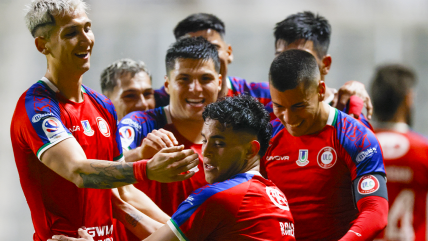   Unión La Calera se alejó del descenso con un triunfo que complicó a Audax Italiano 