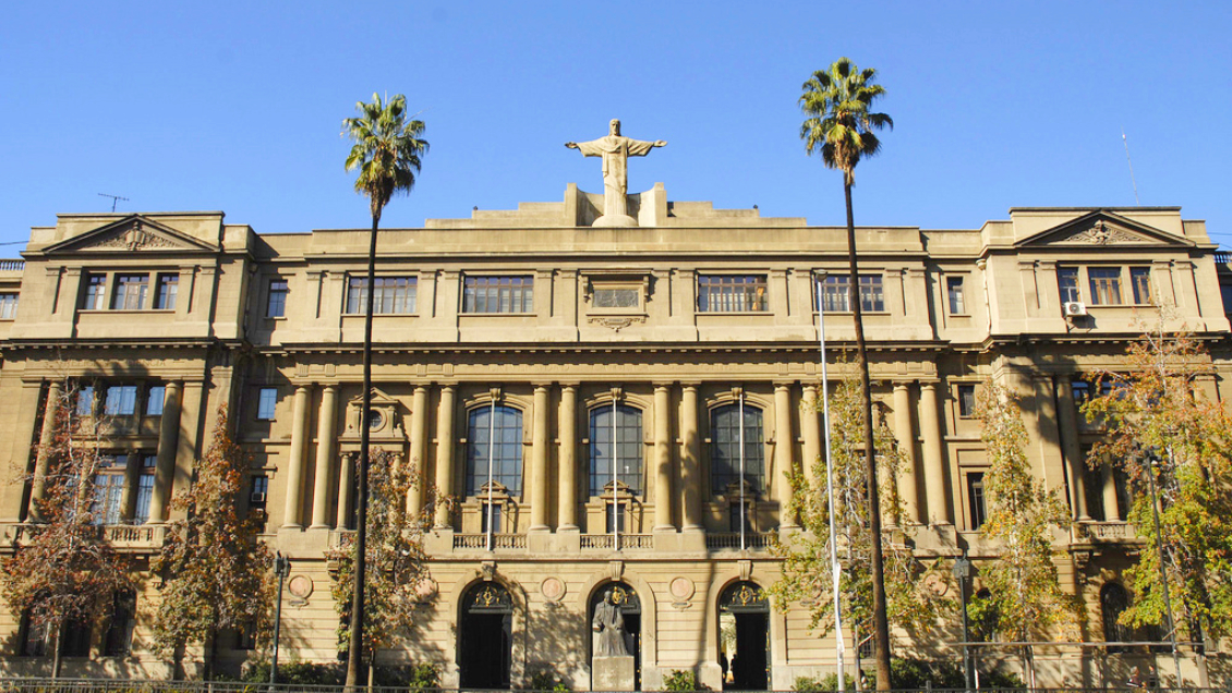 Cursó un diplomado para tener mail 