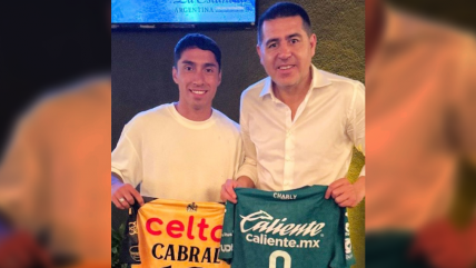   Luciano Cabral se reencontró con Juan Román Riquelme en México 