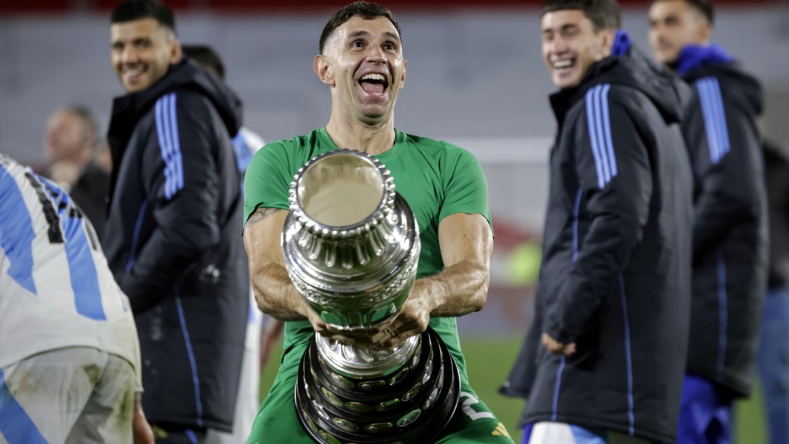 [VIDEO] Dibu Martínez recreó su poco decorosa celebración del Mundial