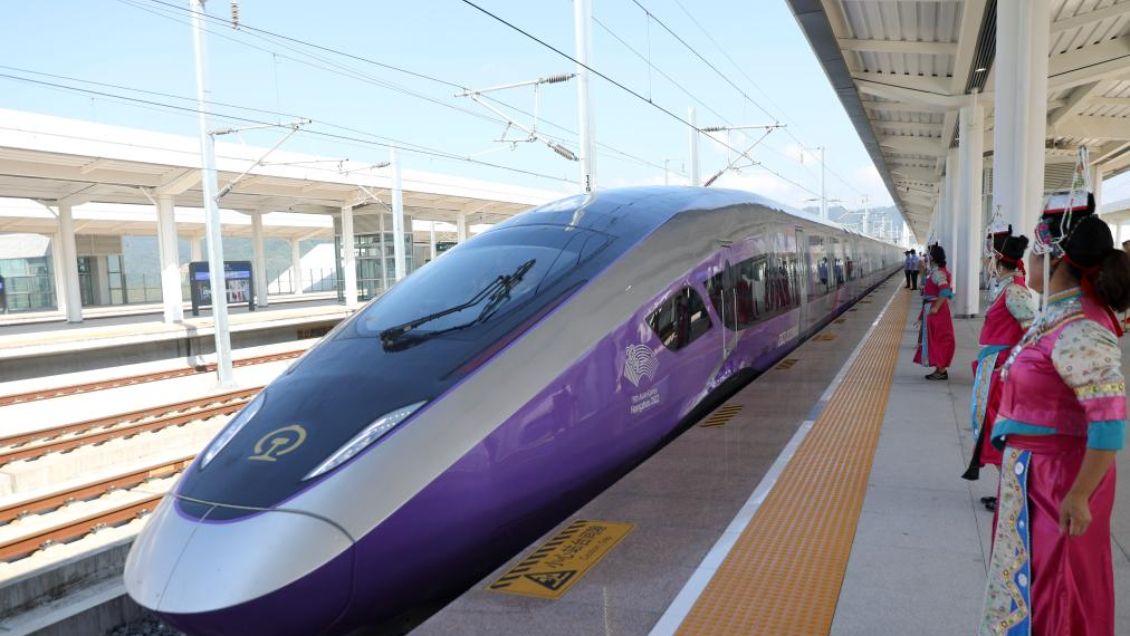 Nueva línea ferroviaria de alta velocidad conecta principales centros económicos en este de China