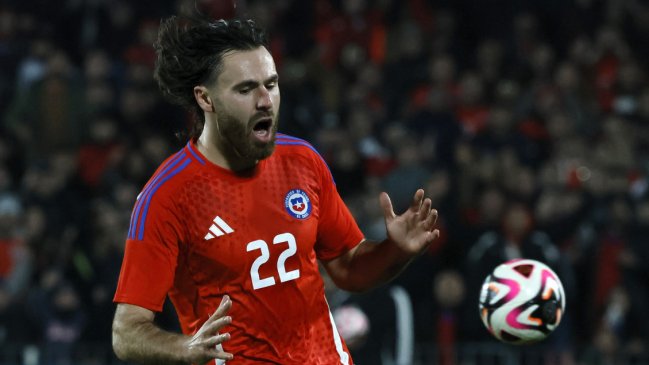 Gareca probó ofensiva con Eduardo Vargas y Ben Brereton