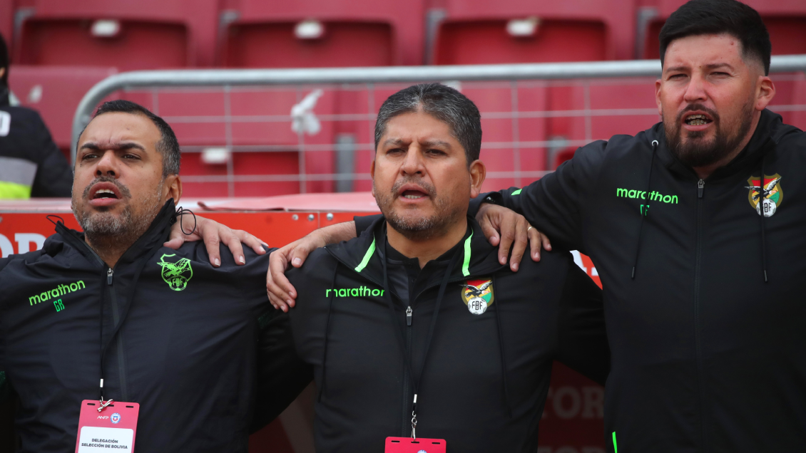 Oscar Villegas, DT de Bolivia: Chile venía con todo y pudimos aprovechar los espacios