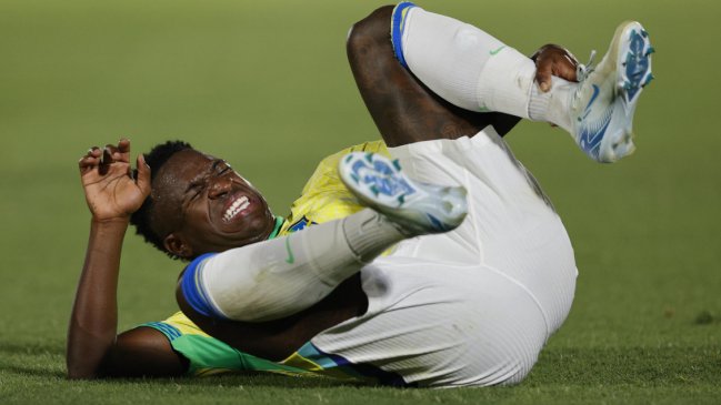 [VIDEO] La viral jugada fallida de Vinicius ante Paraguay