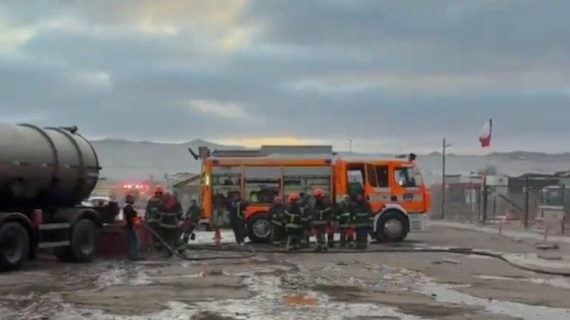 Incendio Antofagasta: Nube tóxica fue controlada y se indaga participación de terceros