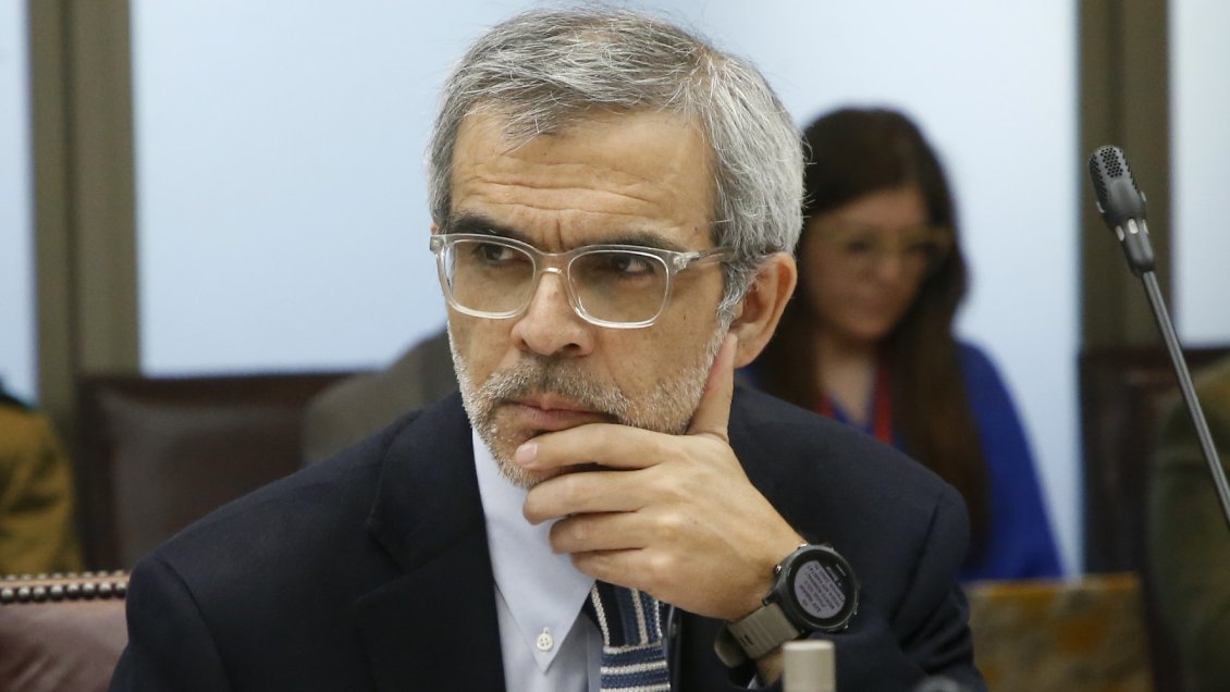 Acusaciones a supremos: Molestia entre diputados por 