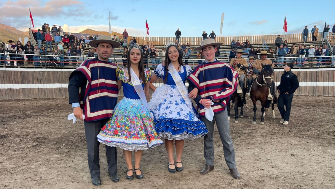 Rodeo destacado de Fiestas Patrias: Padre e hijo Gustavo y José Domingo Cornejo fueron los campeones en Colina