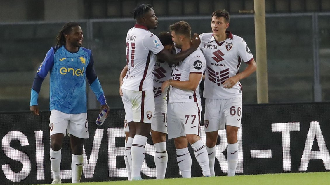 Torino venció a Hellas Verona en el debut de Guillermo Maripán en la Serie A - Cooperativa.cl