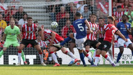   Un gol sobre la hora impidió el primer triunfo de Southampton de Ben Brereton 