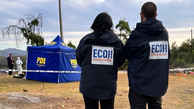 Cadáver semidesnudo y acribillado de un hombre apareció en Curacaví